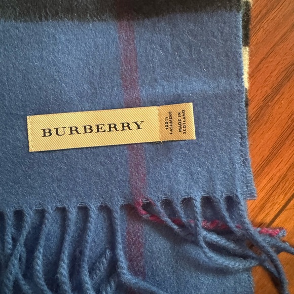 Burberry 100% Cashmere Blue Checkered Scarf - Picture 3 of 5